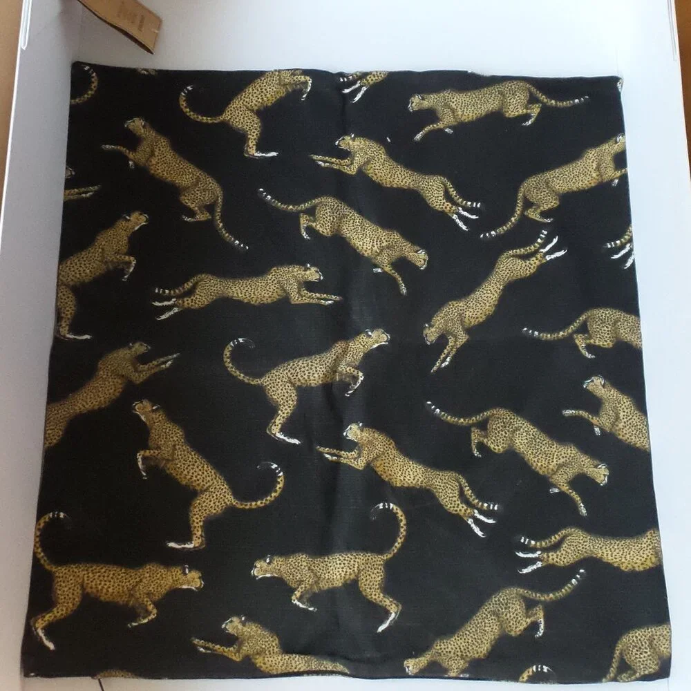 Cheetah pillow cover